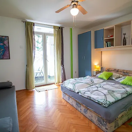 Modernes Nur 50 Meter Zum Zentrum Von Mit Privatparkplatz * Rovinj