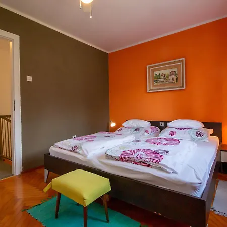 Appartement Modernes Nur 50 Meter Zum Zentrum Von Mit Privatparkplatz *
