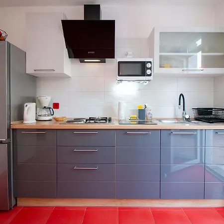 Modernes Nur 50 Meter Zum Zentrum Von Mit Privatparkplatz Apartment