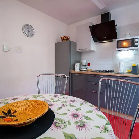 Modernes Nur 50 Meter Zum Zentrum Von Mit Privatparkplatz Apartment