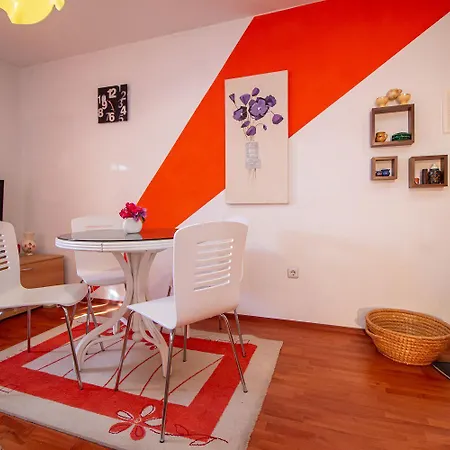Apartment Modernes Nur 50 Meter Zum Zentrum Von Mit Privatparkplatz Rovinj
