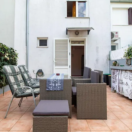 Modernes Nur 50 Meter Zum Zentrum Von Mit Privatparkplatz Apartment *