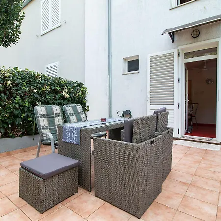 Apartment Modernes Nur 50 Meter Zum Zentrum Von Mit Privatparkplatz Rovinj